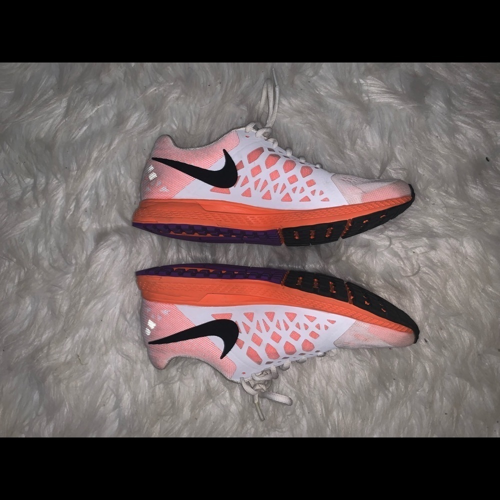 Nike women’s sneakers - Picture 3 of 8